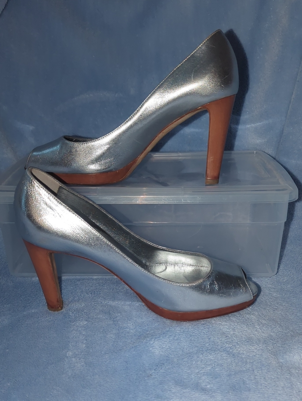 Sergio Rossi 4 Inch Metallic Silver Peep-Toe Pumps Size 38.5